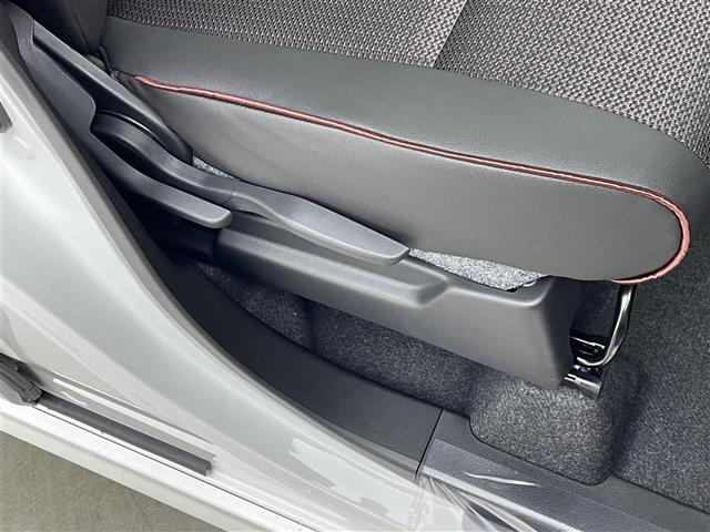 スペーシアカスタム ハイブリッドXS 届出済未使用車 スズキコネクトナビ 全方位モニター 両側パワースライドドア レーダークルーズコントロール 後席サーキュレーター ハイビームアシスト シートヒーター 純正15インチAW スマートキー(21枚目)