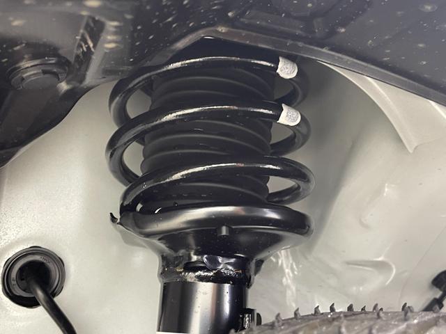 スペーシアカスタム ハイブリッドXS 届出済未使用車 スズキコネクトナビ 全方位モニター 両側パワースライドドア レーダークルーズコントロール 後席サーキュレーター ハイビームアシスト シートヒーター 純正15インチAW スマートキー(73枚目)