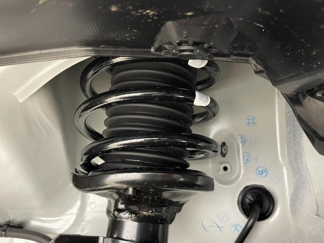 スペーシアカスタム ハイブリッドXS 届出済未使用車 スズキコネクトナビ 全方位モニター 両側パワースライドドア レーダークルーズコントロール 後席サーキュレーター ハイビームアシスト シートヒーター 純正15インチAW スマートキー(74枚目)