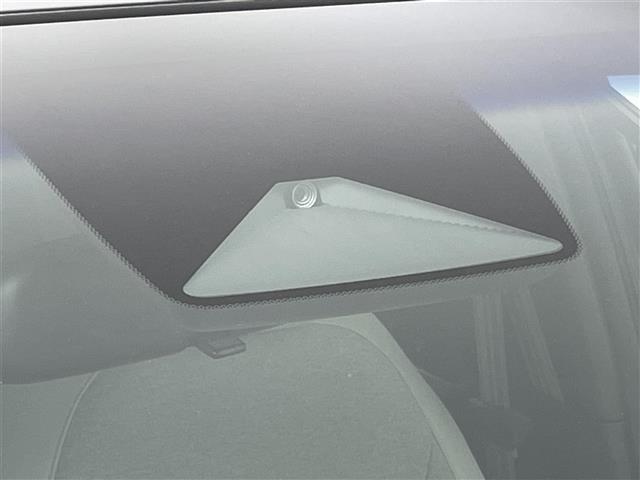 フィット e:HEVホーム 禁煙車 純正ナビ フルセグ バックカメラ ホンダセンシング 追従クルーズコントロール レーンキープアシスト オートライト 前後ドライブレコーダー ETC 横滑り防止装置 フロントガラス熱線スイッチ(5枚目)
