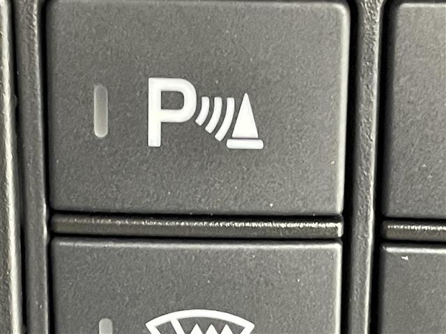 フィット e:HEVホーム 禁煙車 純正ナビ フルセグ バックカメラ ホンダセンシング 追従クルーズコントロール レーンキープアシスト オートライト 前後ドライブレコーダー ETC 横滑り防止装置 フロントガラス熱線スイッチ(7枚目)