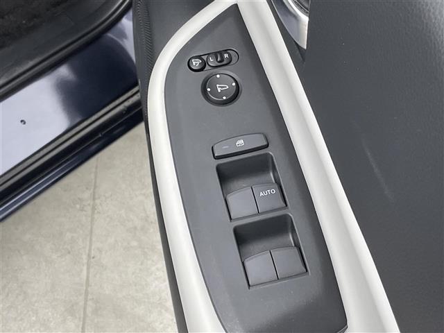フィット e:HEVホーム 禁煙車 純正ナビ フルセグ バックカメラ ホンダセンシング 追従クルーズコントロール レーンキープアシスト オートライト 前後ドライブレコーダー ETC 横滑り防止装置 フロントガラス熱線スイッチ(28枚目)