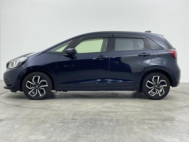 フィット e:HEVホーム 禁煙車 純正ナビ フルセグ バックカメラ ホンダセンシング 追従クルーズコントロール レーンキープアシスト オートライト 前後ドライブレコーダー ETC 横滑り防止装置 フロントガラス熱線スイッチ(50枚目)