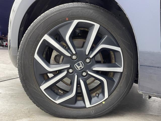 フィット e:HEVホーム 禁煙車 純正ナビ フルセグ バックカメラ ホンダセンシング 追従クルーズコントロール レーンキープアシスト オートライト 前後ドライブレコーダー ETC 横滑り防止装置 フロントガラス熱線スイッチ(66枚目)