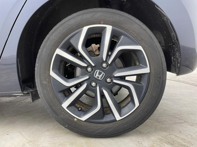 フィット e:HEVホーム 禁煙車 純正ナビ フルセグ バックカメラ ホンダセンシング 追従クルーズコントロール レーンキープアシスト オートライト 前後ドライブレコーダー ETC 横滑り防止装置 フロントガラス熱線スイッチ(68枚目)