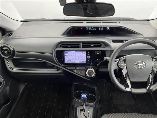 アクア Sスタイルブラック 純正7インチナビ バックカメラ 衝突軽減システム アイドリングストップ ETC オートマチックハイビーム ヘッドライトレベライザー ドライブレコーダー スマートキー プッシュスタート 禁煙車(2枚目)