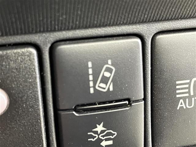 アクア Sスタイルブラック 純正7インチナビ バックカメラ 衝突軽減システム アイドリングストップ ETC オートマチックハイビーム ヘッドライトレベライザー ドライブレコーダー スマートキー プッシュスタート 禁煙車(9枚目)