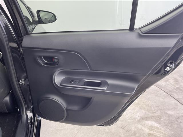 アクア Sスタイルブラック 純正7インチナビ バックカメラ 衝突軽減システム アイドリングストップ ETC オートマチックハイビーム ヘッドライトレベライザー ドライブレコーダー スマートキー プッシュスタート 禁煙車(39枚目)