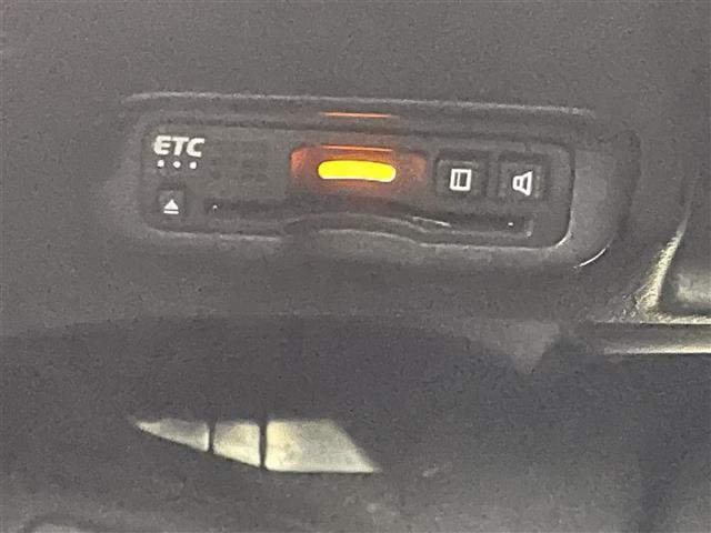 ヴェゼル ハイブリッドRS・ホンダセンシング 純正ナビ バックカメラ 衝突軽減 アダプティブクルーズコントロール レーンアシスト シートヒーター 横滑り防止 アイドリングストップ ETC オートライト スマートキー プッシュスタート 禁煙車(13枚目)