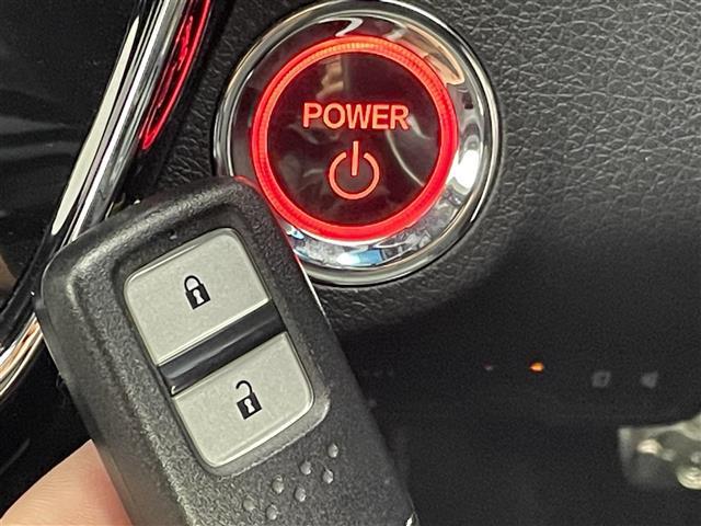 ヴェゼル ハイブリッドRS・ホンダセンシング 純正ナビ バックカメラ 衝突軽減 アダプティブクルーズコントロール レーンアシスト シートヒーター 横滑り防止 アイドリングストップ ETC オートライト スマートキー プッシュスタート 禁煙車(19枚目)