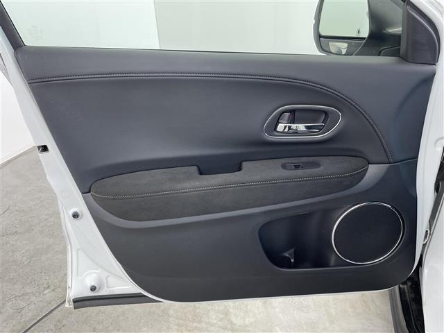 ヴェゼル ハイブリッドRS・ホンダセンシング 純正ナビ バックカメラ 衝突軽減 アダプティブクルーズコントロール レーンアシスト シートヒーター 横滑り防止 アイドリングストップ ETC オートライト スマートキー プッシュスタート 禁煙車(43枚目)