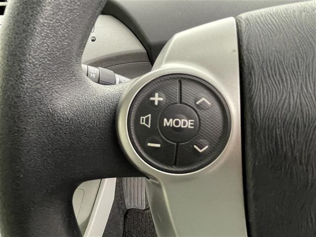 プリウス Ｓ　純正７インチナビ　バックカメラ　ＨＩＤオートライト　フォグランプ　ステリングリモコン　プッシュスタート　スマートキー　ＥＴＣ　横滑り防止装置　純正フロアマット　カーテンエアバッグ　オートエアコン　禁煙（18枚目）