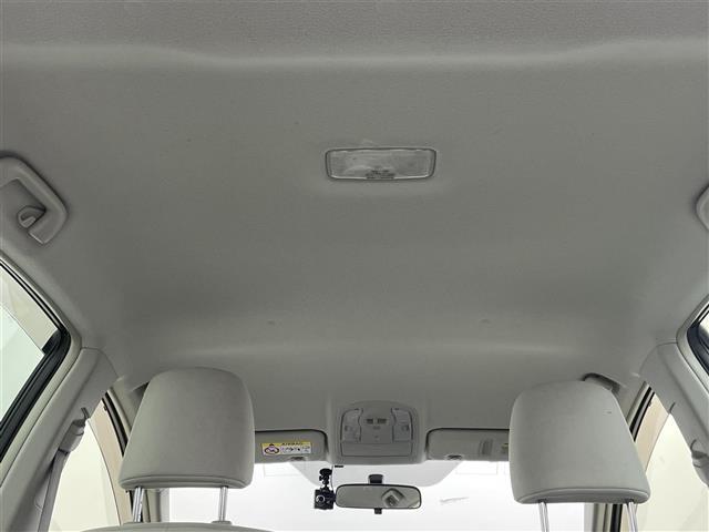 プリウス Ｓ　純正７インチナビ　バックカメラ　ＨＩＤオートライト　フォグランプ　ステリングリモコン　プッシュスタート　スマートキー　ＥＴＣ　横滑り防止装置　純正フロアマット　カーテンエアバッグ　オートエアコン　禁煙（43枚目）