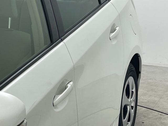 プリウス Ｓ　純正７インチナビ　バックカメラ　ＨＩＤオートライト　フォグランプ　ステリングリモコン　プッシュスタート　スマートキー　ＥＴＣ　横滑り防止装置　純正フロアマット　カーテンエアバッグ　オートエアコン　禁煙（47枚目）