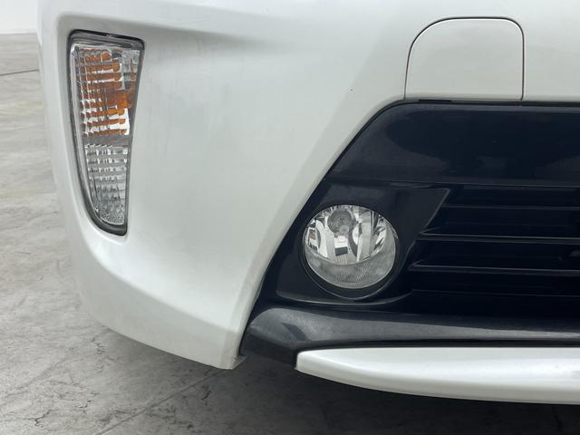 プリウス Ｓ　純正７インチナビ　バックカメラ　ＨＩＤオートライト　フォグランプ　ステリングリモコン　プッシュスタート　スマートキー　ＥＴＣ　横滑り防止装置　純正フロアマット　カーテンエアバッグ　オートエアコン　禁煙（54枚目）