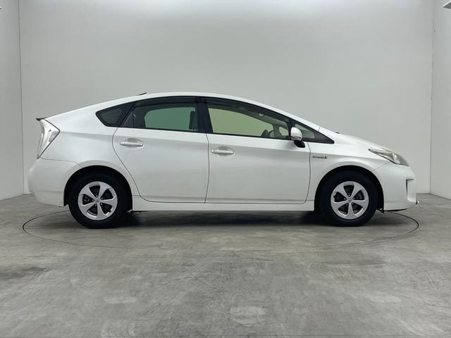 プリウス Ｓ　純正７インチナビ　バックカメラ　ＨＩＤオートライト　フォグランプ　ステリングリモコン　プッシュスタート　スマートキー　ＥＴＣ　横滑り防止装置　純正フロアマット　カーテンエアバッグ　オートエアコン　禁煙（56枚目）