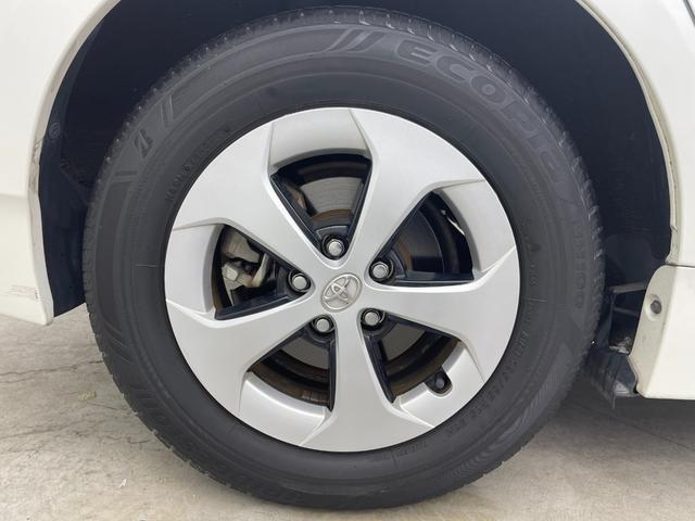 プリウス Ｓ　純正７インチナビ　バックカメラ　ＨＩＤオートライト　フォグランプ　ステリングリモコン　プッシュスタート　スマートキー　ＥＴＣ　横滑り防止装置　純正フロアマット　カーテンエアバッグ　オートエアコン　禁煙（74枚目）