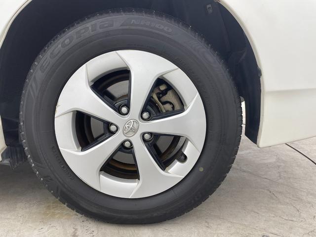 プリウス Ｓ　純正７インチナビ　バックカメラ　ＨＩＤオートライト　フォグランプ　ステリングリモコン　プッシュスタート　スマートキー　ＥＴＣ　横滑り防止装置　純正フロアマット　カーテンエアバッグ　オートエアコン　禁煙（77枚目）