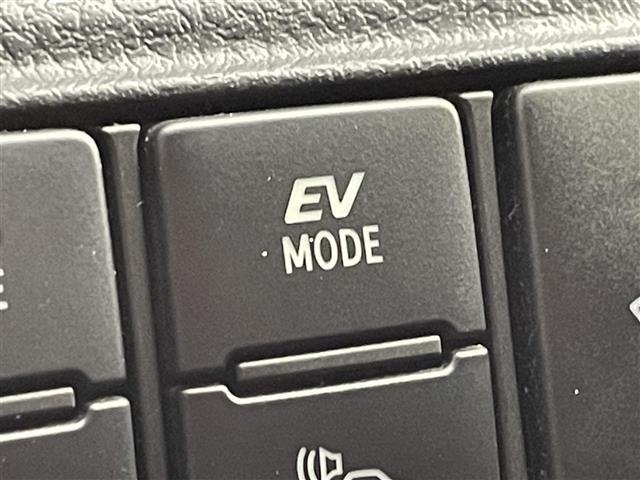 シエンタ ハイブリッドＧ　衝突被害軽減ブレーキ　社外７インチナビ　バックカメラ　両側パワースライドドア　ＨＩＤオートライト　オートマチックハイビーム　純正１５インチＡＷ　ステアリングリモコン　スマートキー　ＥＴＣ　禁煙車（16枚目）