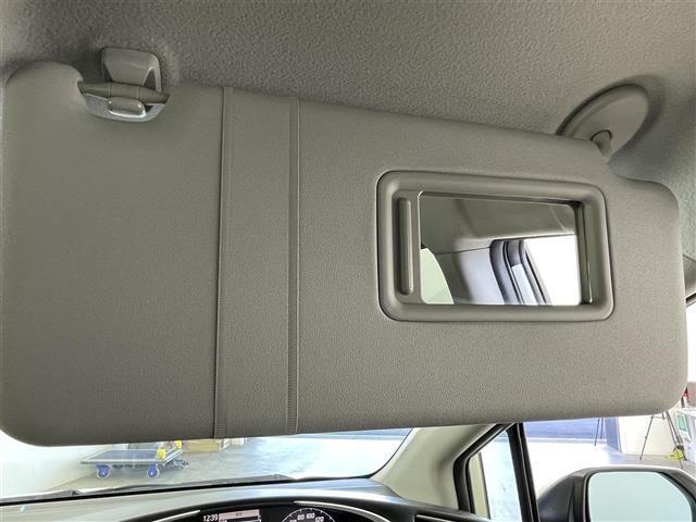 シエンタ ハイブリッドＧ　衝突被害軽減ブレーキ　社外７インチナビ　バックカメラ　両側パワースライドドア　ＨＩＤオートライト　オートマチックハイビーム　純正１５インチＡＷ　ステアリングリモコン　スマートキー　ＥＴＣ　禁煙車（27枚目）