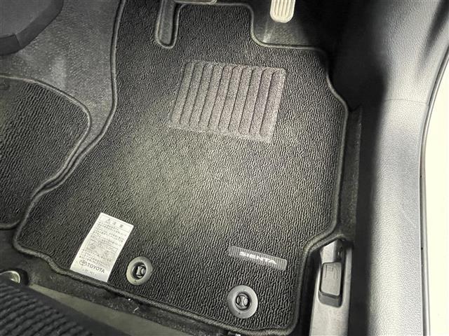 シエンタ ハイブリッドＧ　衝突被害軽減ブレーキ　社外７インチナビ　バックカメラ　両側パワースライドドア　ＨＩＤオートライト　オートマチックハイビーム　純正１５インチＡＷ　ステアリングリモコン　スマートキー　ＥＴＣ　禁煙車（44枚目）