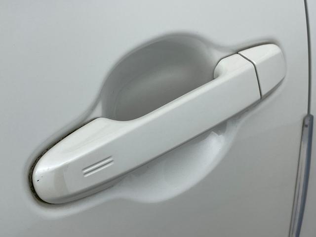 シエンタ ハイブリッドＧ　衝突被害軽減ブレーキ　社外７インチナビ　バックカメラ　両側パワースライドドア　ＨＩＤオートライト　オートマチックハイビーム　純正１５インチＡＷ　ステアリングリモコン　スマートキー　ＥＴＣ　禁煙車（64枚目）