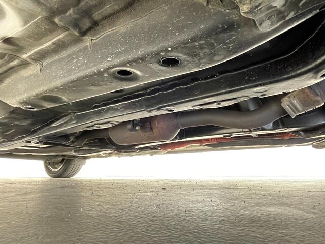 シエンタ ハイブリッドＧ　衝突被害軽減ブレーキ　社外７インチナビ　バックカメラ　両側パワースライドドア　ＨＩＤオートライト　オートマチックハイビーム　純正１５インチＡＷ　ステアリングリモコン　スマートキー　ＥＴＣ　禁煙車（77枚目）