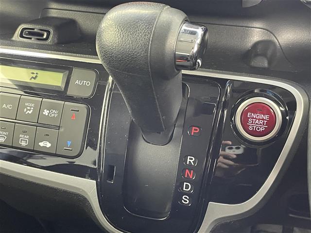 N-BOX G・ターボLパッケージ 禁煙車 純正ナビ バックカメラ ワンセグ クルーズコントロール 両側パワースライドドア オートライト ドライブレコーダー ETC パドルシフト プッシュスタート スマートキー 純正アルミホイール(15枚目)