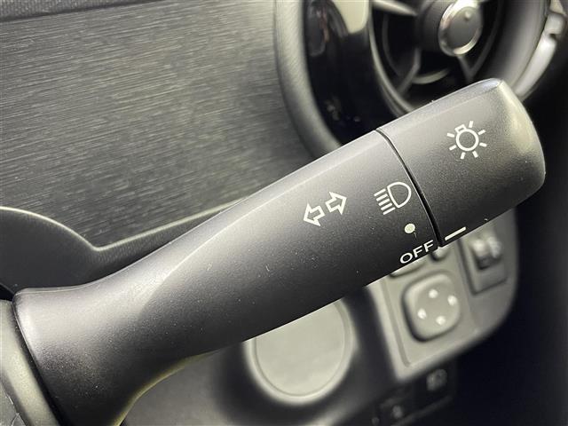 アクア S 衝突被害軽減ブレーキ 純正7インチナビ バックカメラ HIDライト オートマチックハイビーム ステアリングリモコン レーンディパーチャーアラート リモコンキー 横滑り防止装置 ビルトインETC 禁煙車(30枚目)