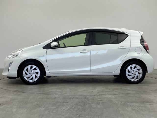 アクア S 衝突被害軽減ブレーキ 純正7インチナビ バックカメラ HIDライト オートマチックハイビーム ステアリングリモコン レーンディパーチャーアラート リモコンキー 横滑り防止装置 ビルトインETC 禁煙車(46枚目)