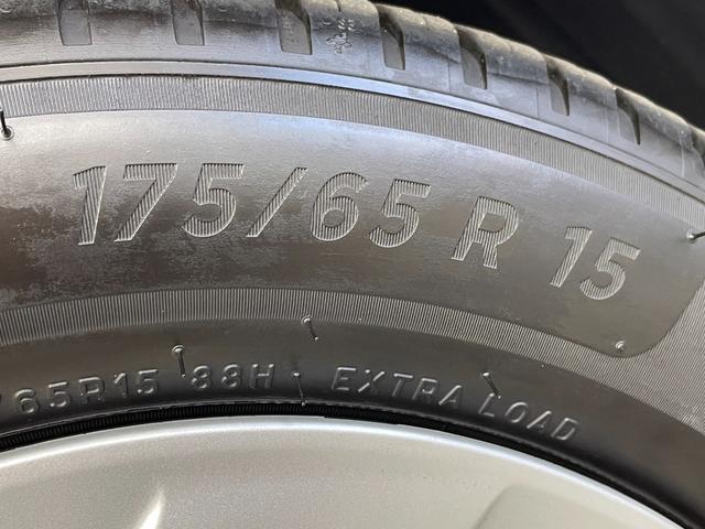 アクア S 衝突被害軽減ブレーキ 純正7インチナビ バックカメラ HIDライト オートマチックハイビーム ステアリングリモコン レーンディパーチャーアラート リモコンキー 横滑り防止装置 ビルトインETC 禁煙車(68枚目)