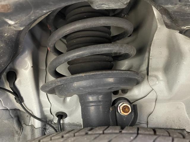 アクア S 衝突被害軽減ブレーキ 純正7インチナビ バックカメラ HIDライト オートマチックハイビーム ステアリングリモコン レーンディパーチャーアラート リモコンキー 横滑り防止装置 ビルトインETC 禁煙車(71枚目)