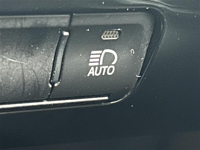 プリウス Sツーリングセレクション 純正9インチナビ バックカメラ レーダークルーズコントロール LED AHB シートヒーター 純正17インチAW ステアリングリモコン ドライブレコーダー ETC スマートキー クリアランスソナー(8枚目)