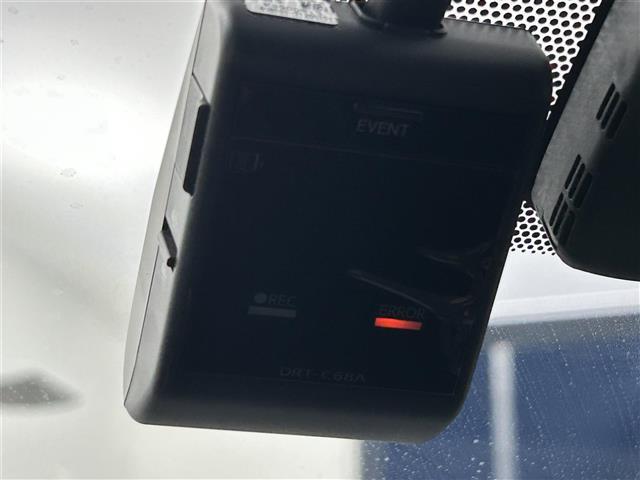 プリウス Sツーリングセレクション 純正9インチナビ バックカメラ レーダークルーズコントロール LED AHB シートヒーター 純正17インチAW ステアリングリモコン ドライブレコーダー ETC スマートキー クリアランスソナー(26枚目)