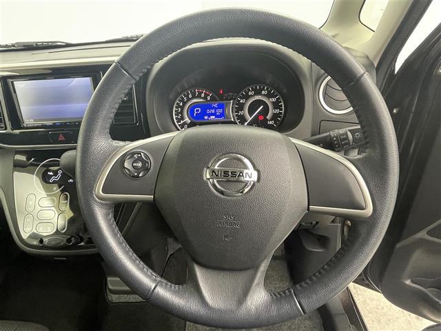 デイズルークス ハイウェイスター　Ｘ　７インチナビ　全方位カメラ　衝突軽減システム　パワースライドドア　アイドリングストップ　レーンアシスト　オートマチックハイビーム　横滑り防止　スマートキー　プッシュスタート　オートエアコン　禁煙車（14枚目）