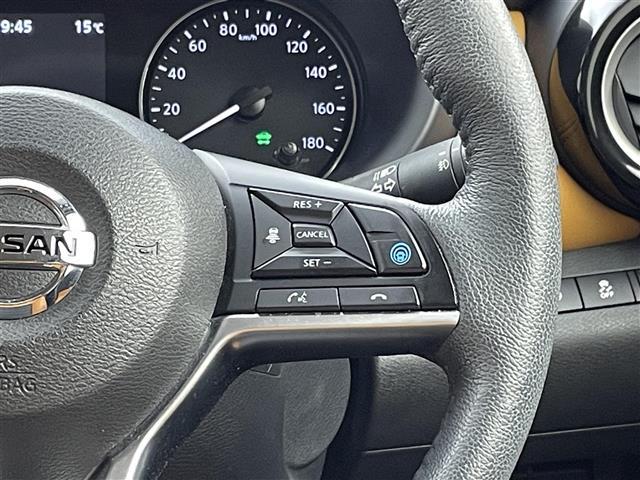 キックス X ツートーンインテリアエディション 純正9インチナビ アラウンドビューモニター プロパイロット LED オートハイビーム シートヒーター 純正17インチAW ステアリングヒーター ステアリングリモコン ETC ドライブレコーダー 禁煙車(7枚目)