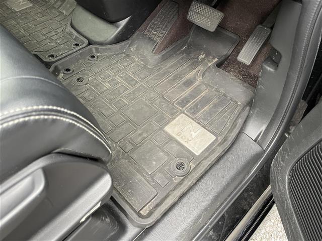 N-BOXカスタム G・Lターボホンダセンシング 両側パワースライドドア 純正ギャザーズナビ バックカメラ ハーフレザーシート シートヒーター ドライブレコーダー ビルトインETC LEDヘッドライト スマートキー 外AW冬タイヤ車載 4WD ターボ(42枚目)