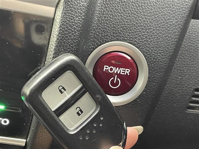 フィットハイブリッド Sパッケージ 純正7インチナビ クルーズコントロール LEDライト 純正16インチアルミホイール ステアリングリモコン パドルシフト アイドリングストップ 横滑り防止装置 オートエアコン スマートキー 禁煙車(15枚目)