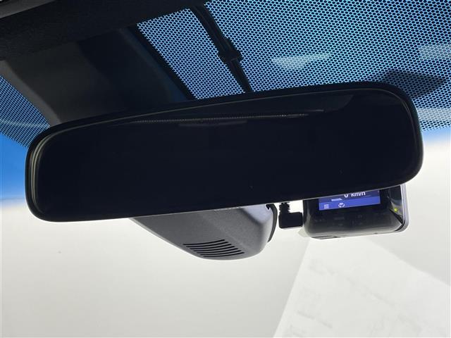 フィットハイブリッド Sパッケージ 純正7インチナビ クルーズコントロール LEDライト 純正16インチアルミホイール ステアリングリモコン パドルシフト アイドリングストップ 横滑り防止装置 オートエアコン スマートキー 禁煙車(26枚目)