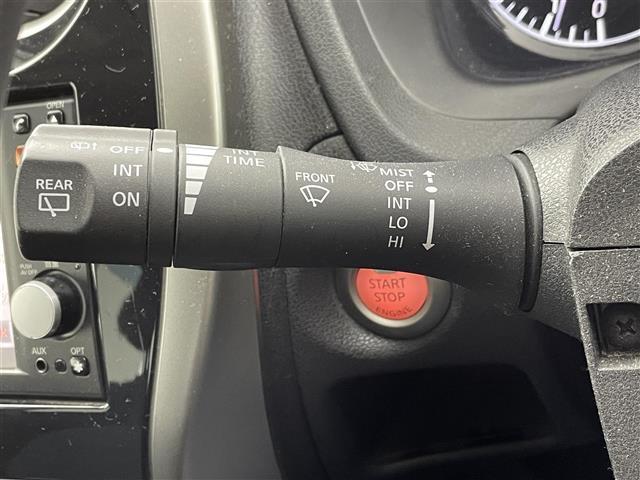 ノート Ｘ　ＤＩＧ－Ｓ　純正７インチナビ　バックカメラ　ヘッドライトレベライザー　純正１４インチアルミホイール　オートエアコン　横滑り防止装置　盗難防止装置　スマートキー　プッシュスタート　ＥＴＣ　アイドリングストップ　禁煙（10枚目）