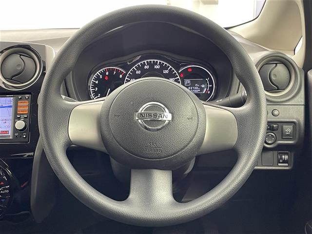 ノート Ｘ　ＤＩＧ－Ｓ　純正７インチナビ　バックカメラ　ヘッドライトレベライザー　純正１４インチアルミホイール　オートエアコン　横滑り防止装置　盗難防止装置　スマートキー　プッシュスタート　ＥＴＣ　アイドリングストップ　禁煙（11枚目）