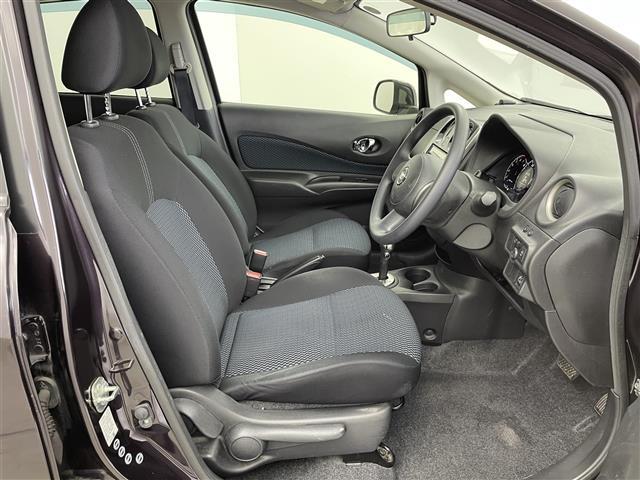 ノート Ｘ　ＤＩＧ－Ｓ　純正７インチナビ　バックカメラ　ヘッドライトレベライザー　純正１４インチアルミホイール　オートエアコン　横滑り防止装置　盗難防止装置　スマートキー　プッシュスタート　ＥＴＣ　アイドリングストップ　禁煙（17枚目）