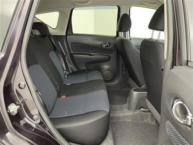 ノート Ｘ　ＤＩＧ－Ｓ　純正７インチナビ　バックカメラ　ヘッドライトレベライザー　純正１４インチアルミホイール　オートエアコン　横滑り防止装置　盗難防止装置　スマートキー　プッシュスタート　ＥＴＣ　アイドリングストップ　禁煙（19枚目）