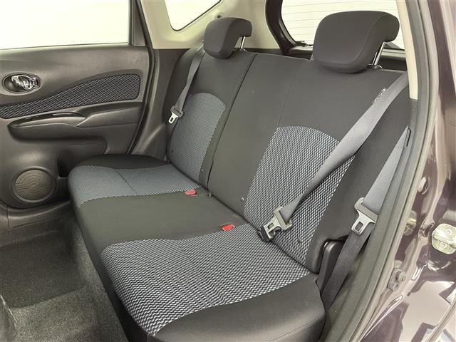 ノート Ｘ　ＤＩＧ－Ｓ　純正７インチナビ　バックカメラ　ヘッドライトレベライザー　純正１４インチアルミホイール　オートエアコン　横滑り防止装置　盗難防止装置　スマートキー　プッシュスタート　ＥＴＣ　アイドリングストップ　禁煙（22枚目）