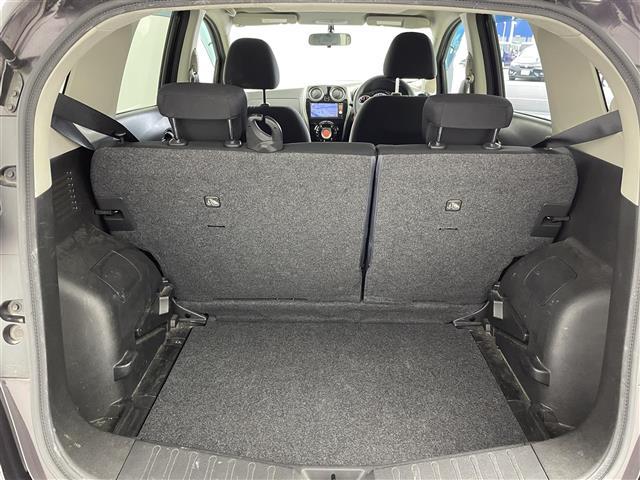 ノート Ｘ　ＤＩＧ－Ｓ　純正７インチナビ　バックカメラ　ヘッドライトレベライザー　純正１４インチアルミホイール　オートエアコン　横滑り防止装置　盗難防止装置　スマートキー　プッシュスタート　ＥＴＣ　アイドリングストップ　禁煙（24枚目）