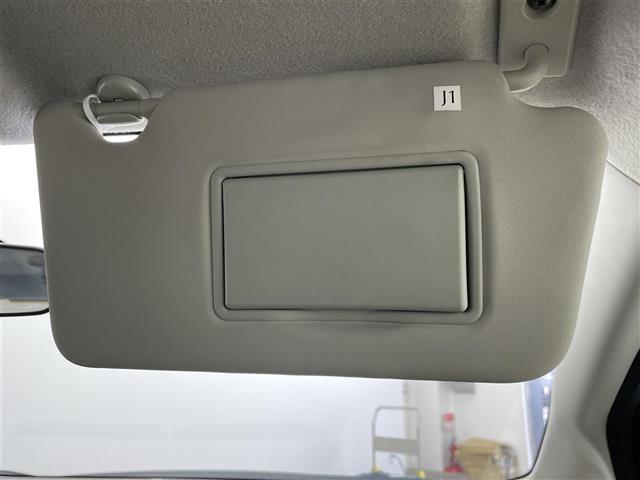 ノート Ｘ　ＤＩＧ－Ｓ　純正７インチナビ　バックカメラ　ヘッドライトレベライザー　純正１４インチアルミホイール　オートエアコン　横滑り防止装置　盗難防止装置　スマートキー　プッシュスタート　ＥＴＣ　アイドリングストップ　禁煙（30枚目）