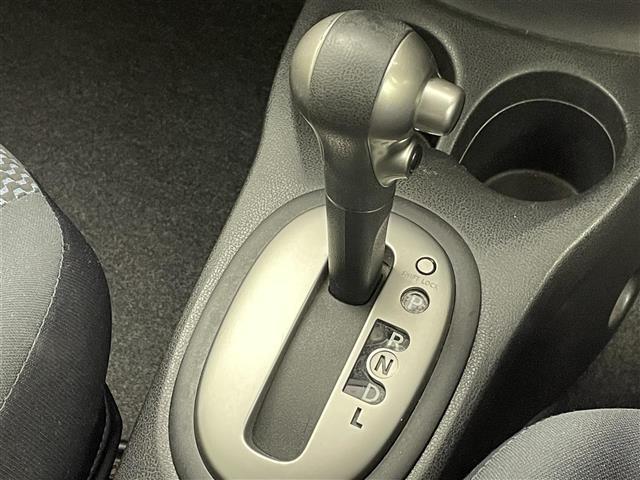 ノート Ｘ　ＤＩＧ－Ｓ　純正７インチナビ　バックカメラ　ヘッドライトレベライザー　純正１４インチアルミホイール　オートエアコン　横滑り防止装置　盗難防止装置　スマートキー　プッシュスタート　ＥＴＣ　アイドリングストップ　禁煙（35枚目）