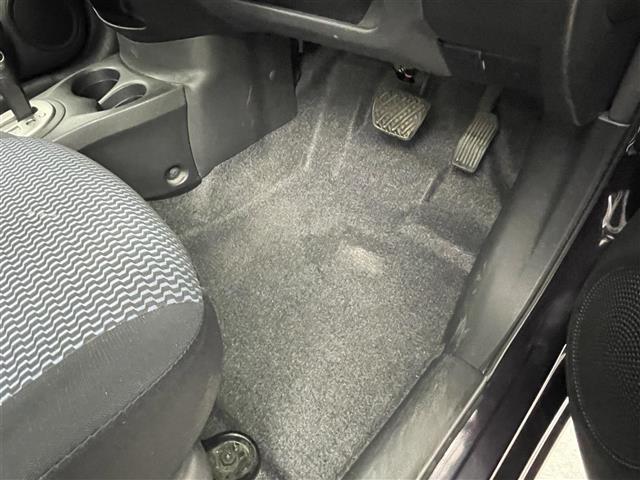 ノート Ｘ　ＤＩＧ－Ｓ　純正７インチナビ　バックカメラ　ヘッドライトレベライザー　純正１４インチアルミホイール　オートエアコン　横滑り防止装置　盗難防止装置　スマートキー　プッシュスタート　ＥＴＣ　アイドリングストップ　禁煙（42枚目）