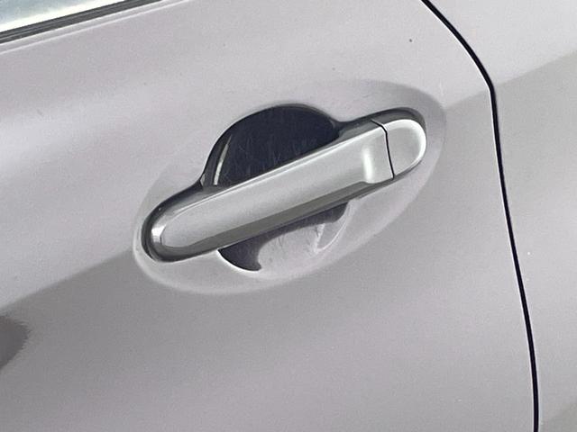 ノート Ｘ　ＤＩＧ－Ｓ　純正７インチナビ　バックカメラ　ヘッドライトレベライザー　純正１４インチアルミホイール　オートエアコン　横滑り防止装置　盗難防止装置　スマートキー　プッシュスタート　ＥＴＣ　アイドリングストップ　禁煙（61枚目）