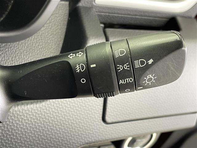 ルーミー カスタムG-T 純正7インチナビ 全方位カメラ 衝突軽減システム クルーズコントロール 横滑り防止 レーンアシスト LEDライト フォグライト スマートキー プッシュスタート 純正アルミホイール 禁煙車(18枚目)